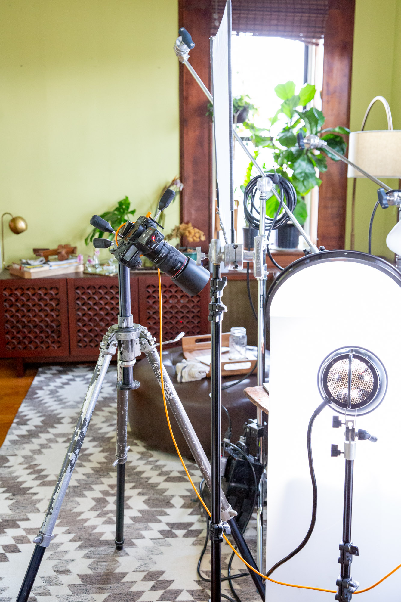 Behind the scenes of a photoshoot in my apartment